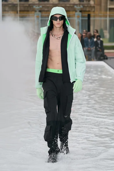Look 20
